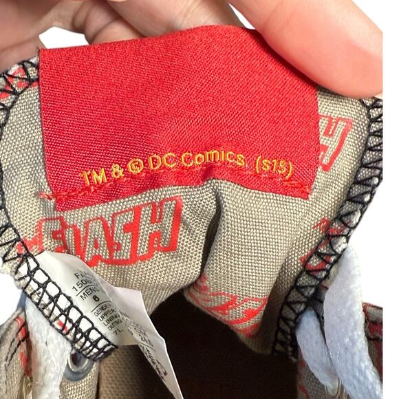 Converse DC Comics Chuck Taylor All Star High Top‎ Shoes Flash Men's 6/Women's 8 - Picture 13 of 13